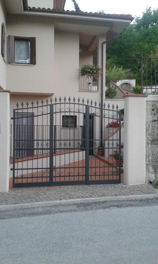 Villa Rosa Caporciano Buitenkant foto
