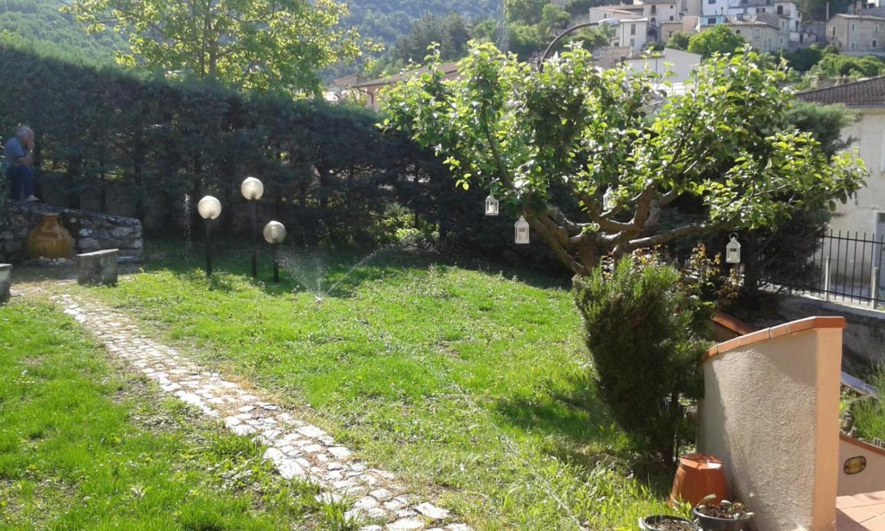 Villa Rosa Caporciano Buitenkant foto