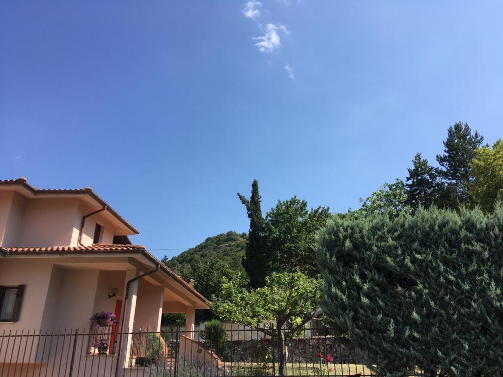 Villa Rosa Caporciano Buitenkant foto